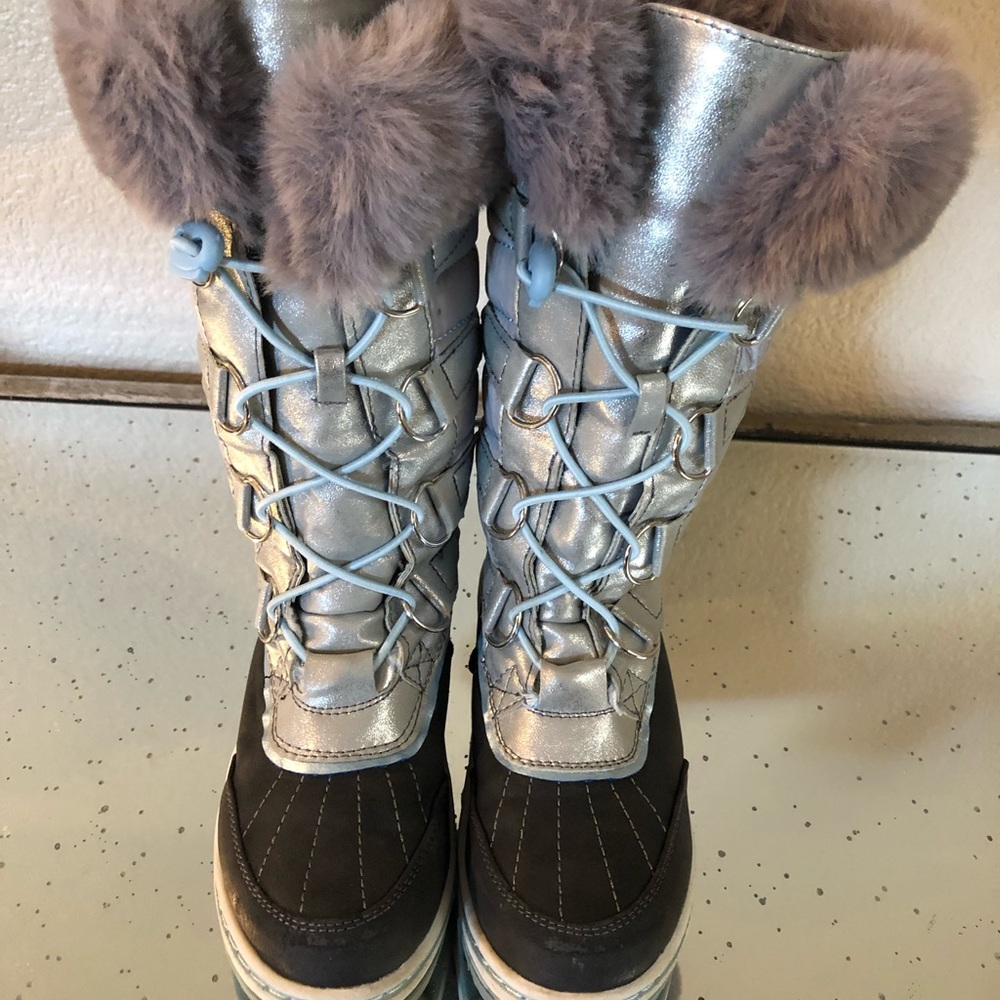 Little girl snow boots